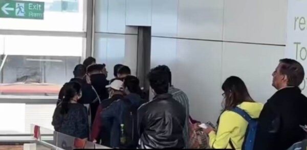 Viral Video Shows SpiceJet Passengers Stuck In Aerobridge, Inquiry Begins