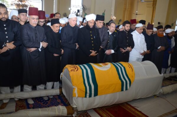 8th Nizam of Hyderabad Mukarram Jah laid to rest at Makkah Masjid with state honours